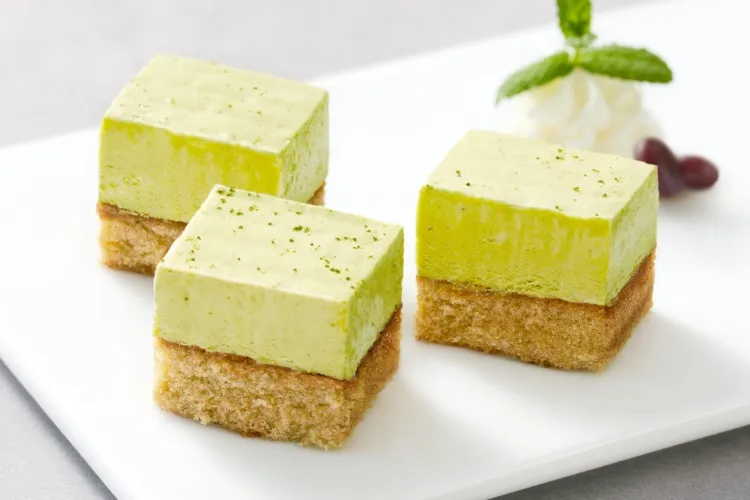 抹茶ムースケーキ