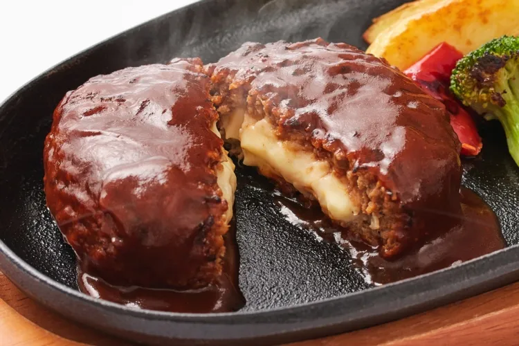 3種チーズのデミハンバーグ170