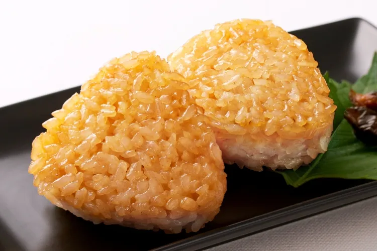 出汁が効いた焼きおにぎり70