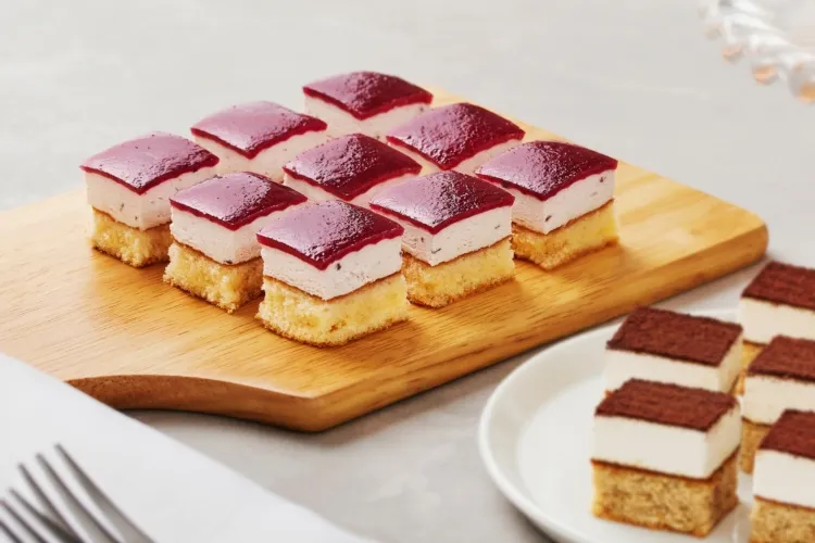 ベリームースケーキ 盛付画像1