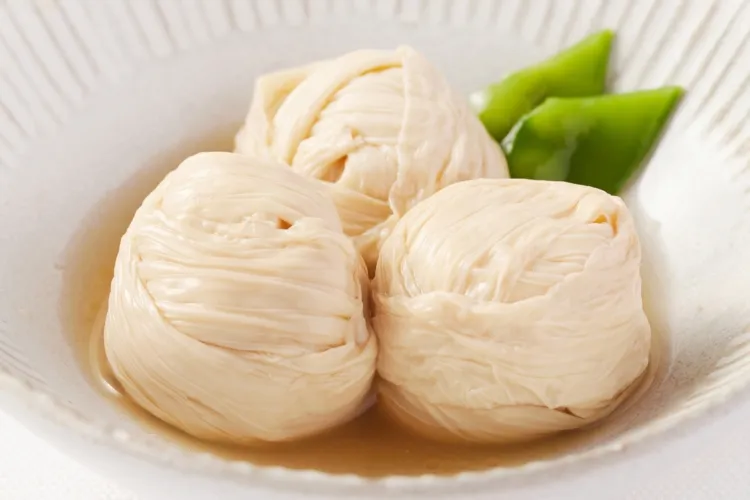 味付き手まり湯葉