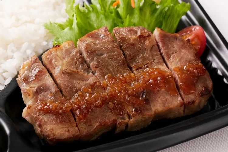牛肩ロースカット100