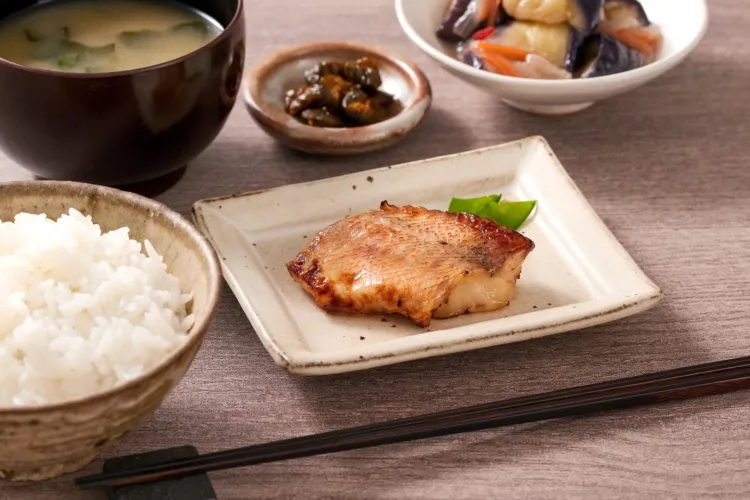 骨取り赤魚の塩麹焼き 盛付画像3