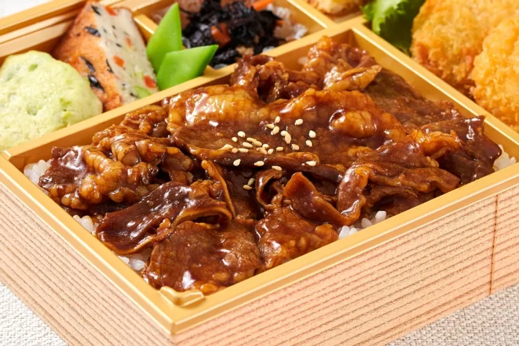 5種果実の旨だれ牛カルビ焼肉 盛付画像1