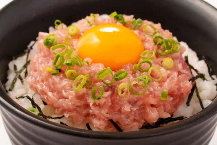 マグロたたき