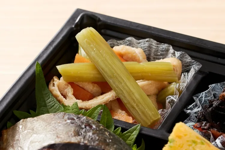 一番だし ふきの煮物 盛付画像1