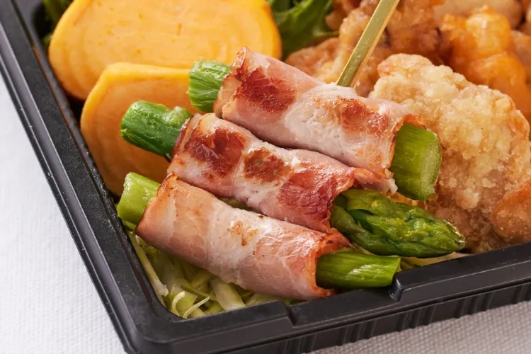 アスパラベーコン串 盛付画像1