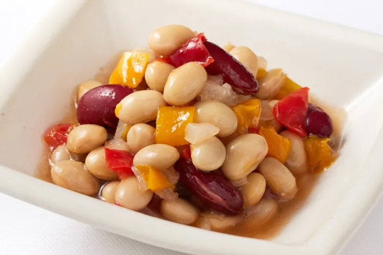 彩りビーンズマリネ