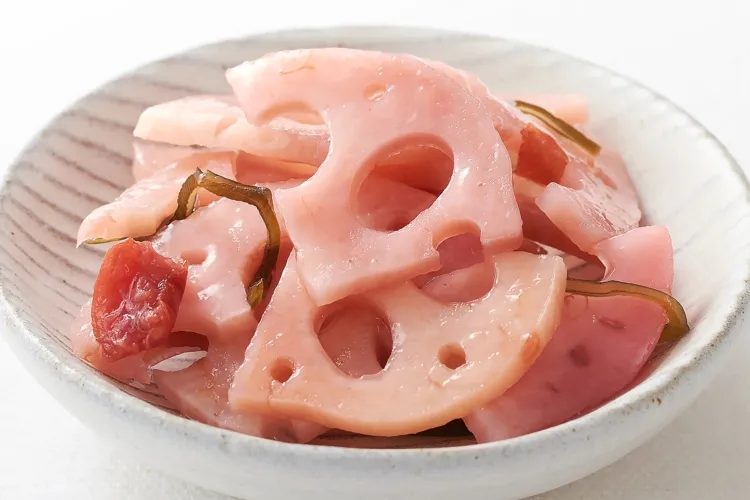 蓮根と切り昆布の梅肉和え 調理画像