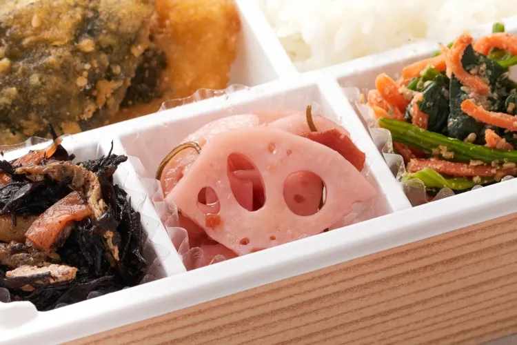 蓮根と切り昆布の梅肉和え 盛付画像1