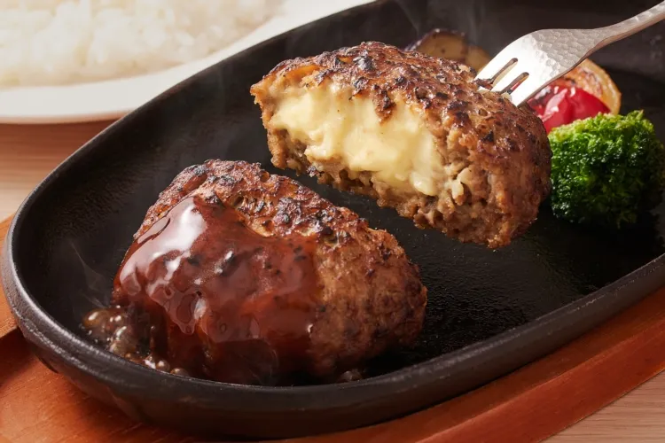 3種チーズの直火焼きハンバーグ 盛付画像2